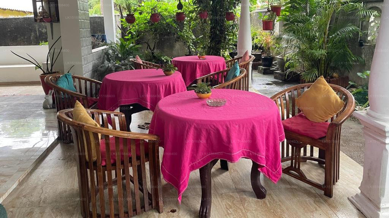 Rock Cascade Home Stay, Polonnaruwa