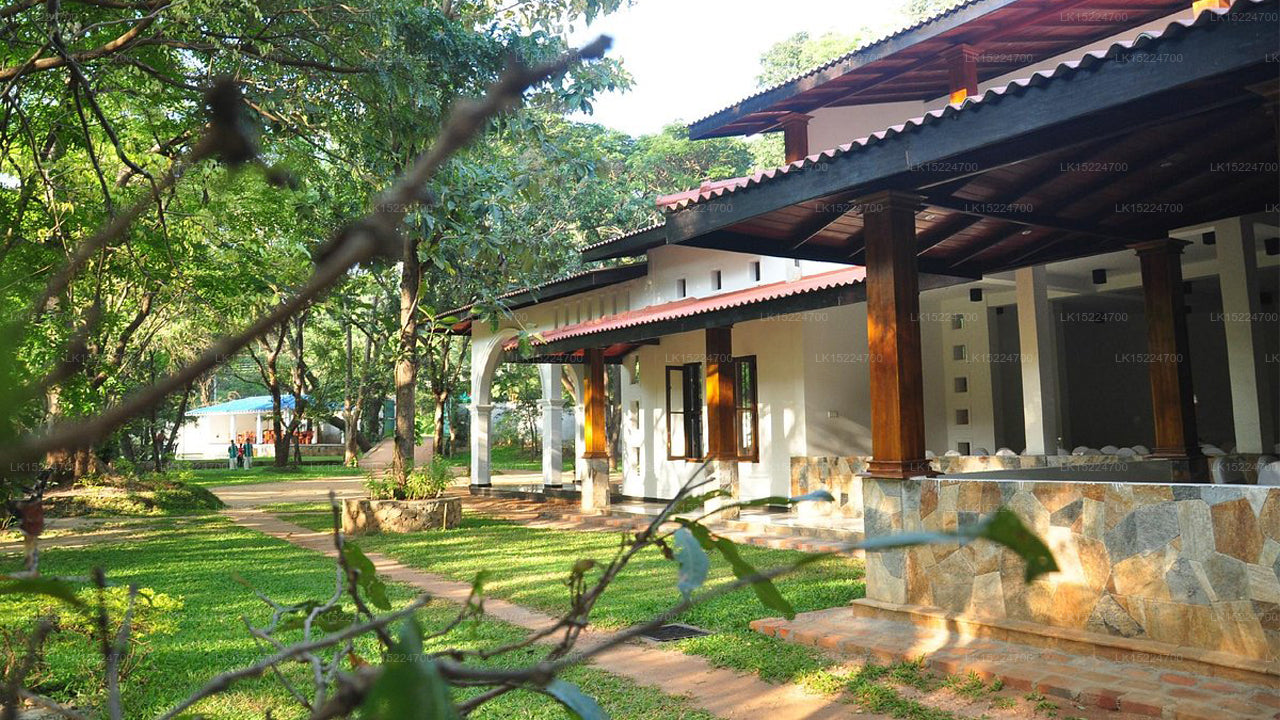 Grand Kalundawa Waterfront Resort, Dambulla