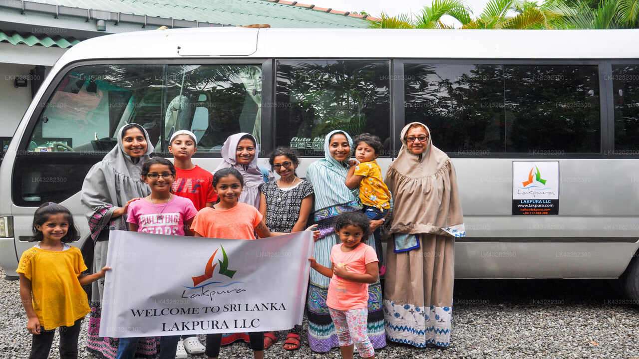 Transfer between Colombo Airport (CMB) and Ehalagala Lake Resort, Sigiriya