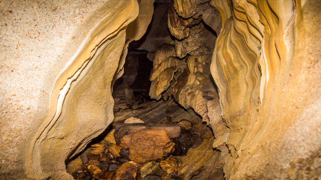 从拉维尼亚山探索潘尼拉洞穴